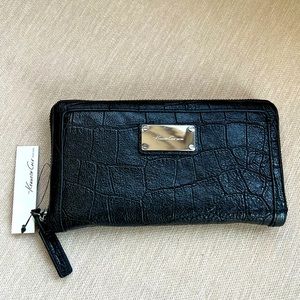 Kenneth Cole New York Wallet with pockets galore!